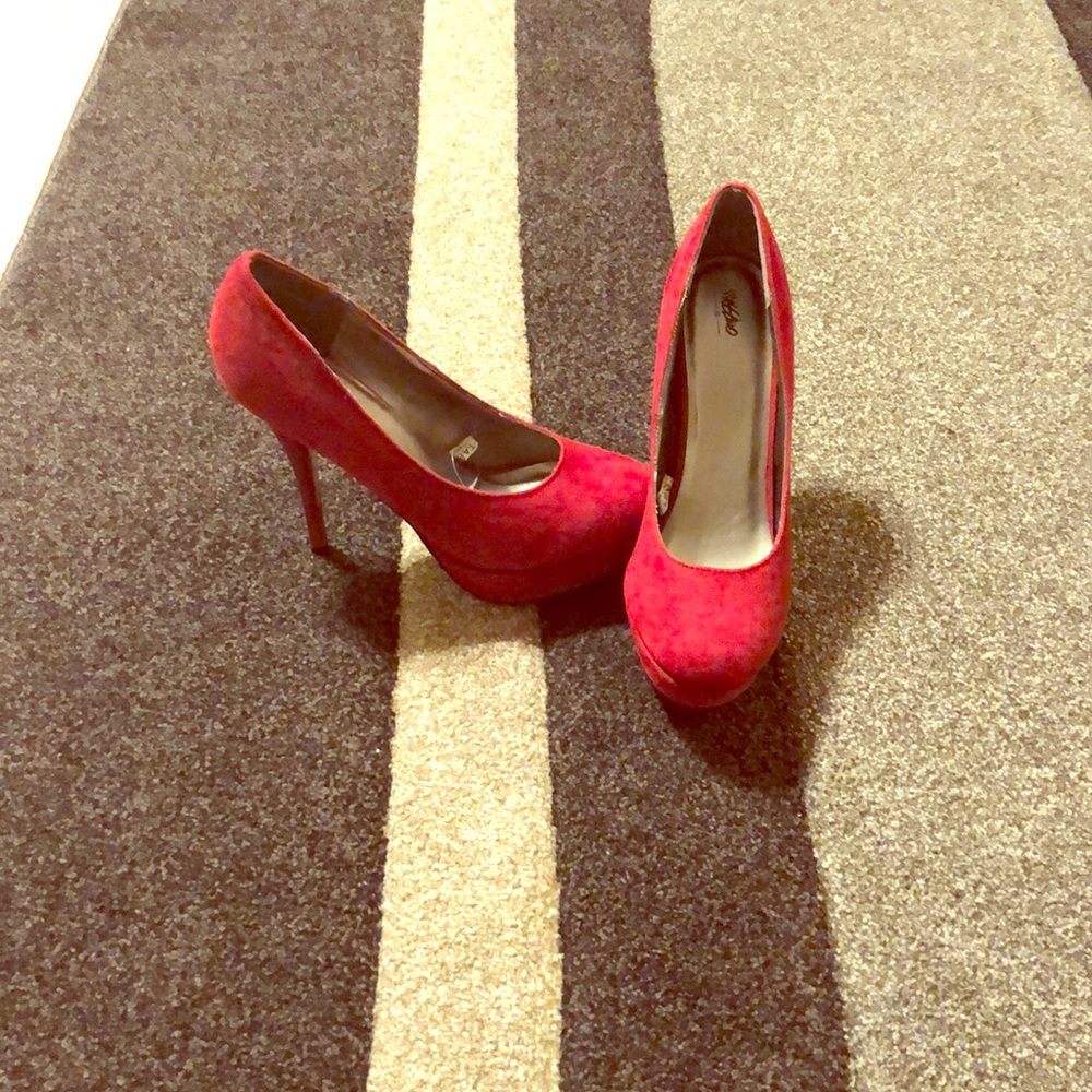 Red suede 4’’ heels